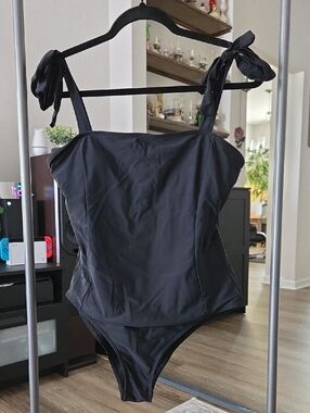 SHEIN Black Tie-Shoulder One-Piece Swimsuit